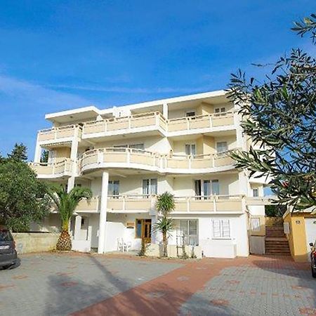 Apartments Tomy Novalja Exteriér fotografie