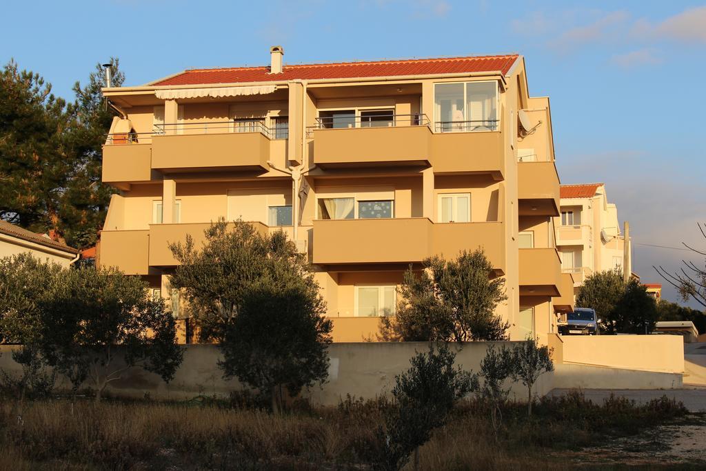 Apartments Tomy Novalja Exteriér fotografie