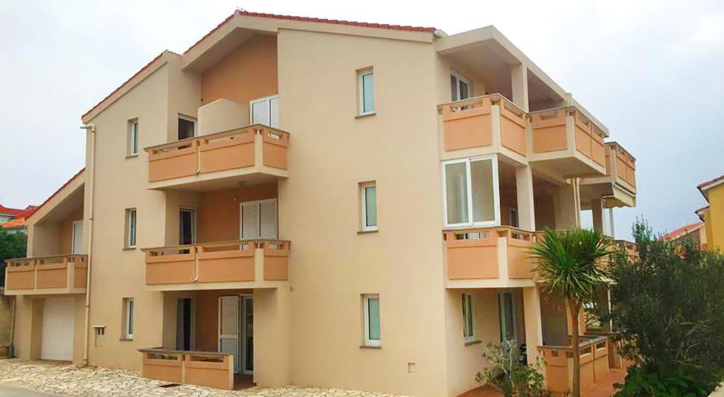 Apartments Tomy Novalja Exteriér fotografie